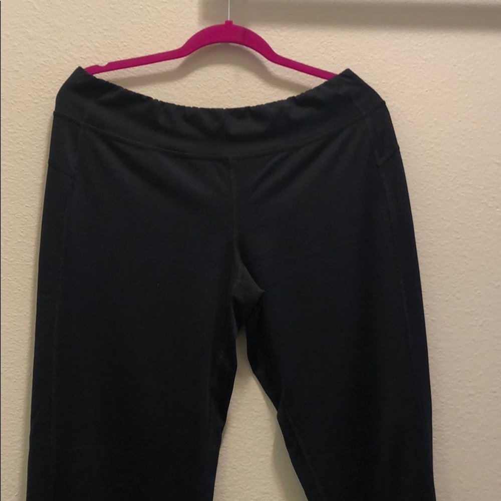 Black yoga pants